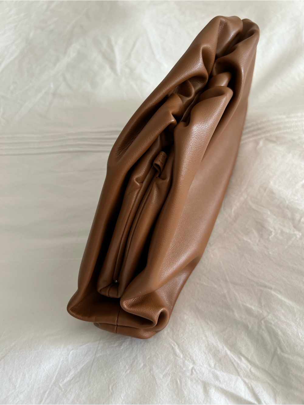 New brown oversized clutch 😎 - Picture 4 of 7